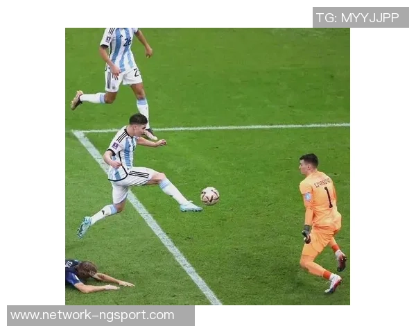 库尔图瓦：守护者的传奇之路与足球世界的荣耀时刻